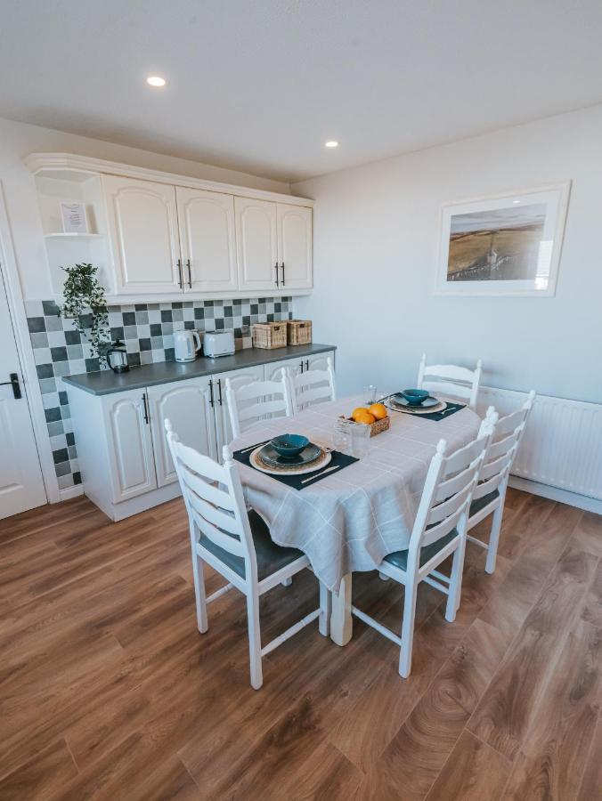 Tideaway - Cosy Seaside Village Bungalow Near Beach Castlerock Buitenkant foto