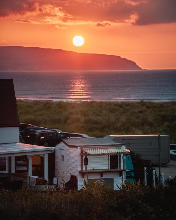 Tideaway - Cosy Seaside Village Bungalow Near Beach Castlerock Buitenkant foto